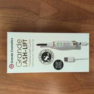 Grande Cosmetics heated lash curler